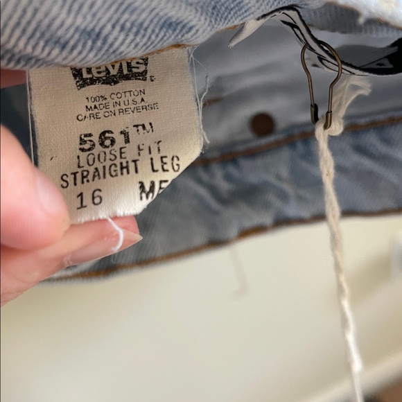 NWT- Tricia Fix EXCLUSIVE Renewed Levis Shorts 🌸 ( ONE OF A KIND ) - Picture 4 of 4